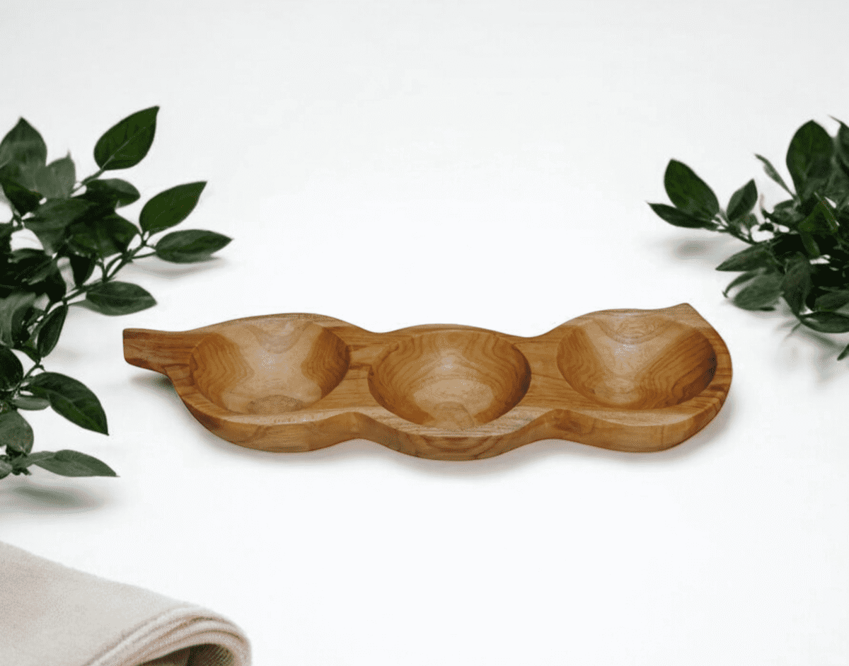 plateau apéritif en teck composé de 3 compartiments. Artisanat de Bali.