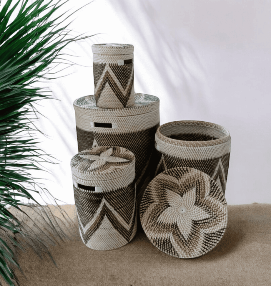 paniere à linge en rotin tricolore