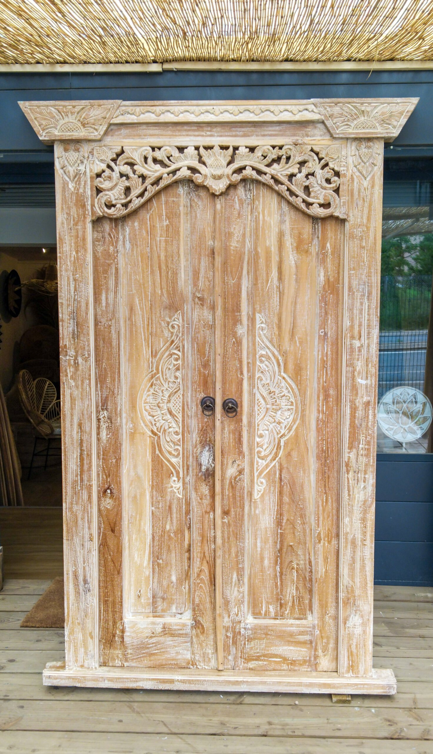 porte balinaise en bois