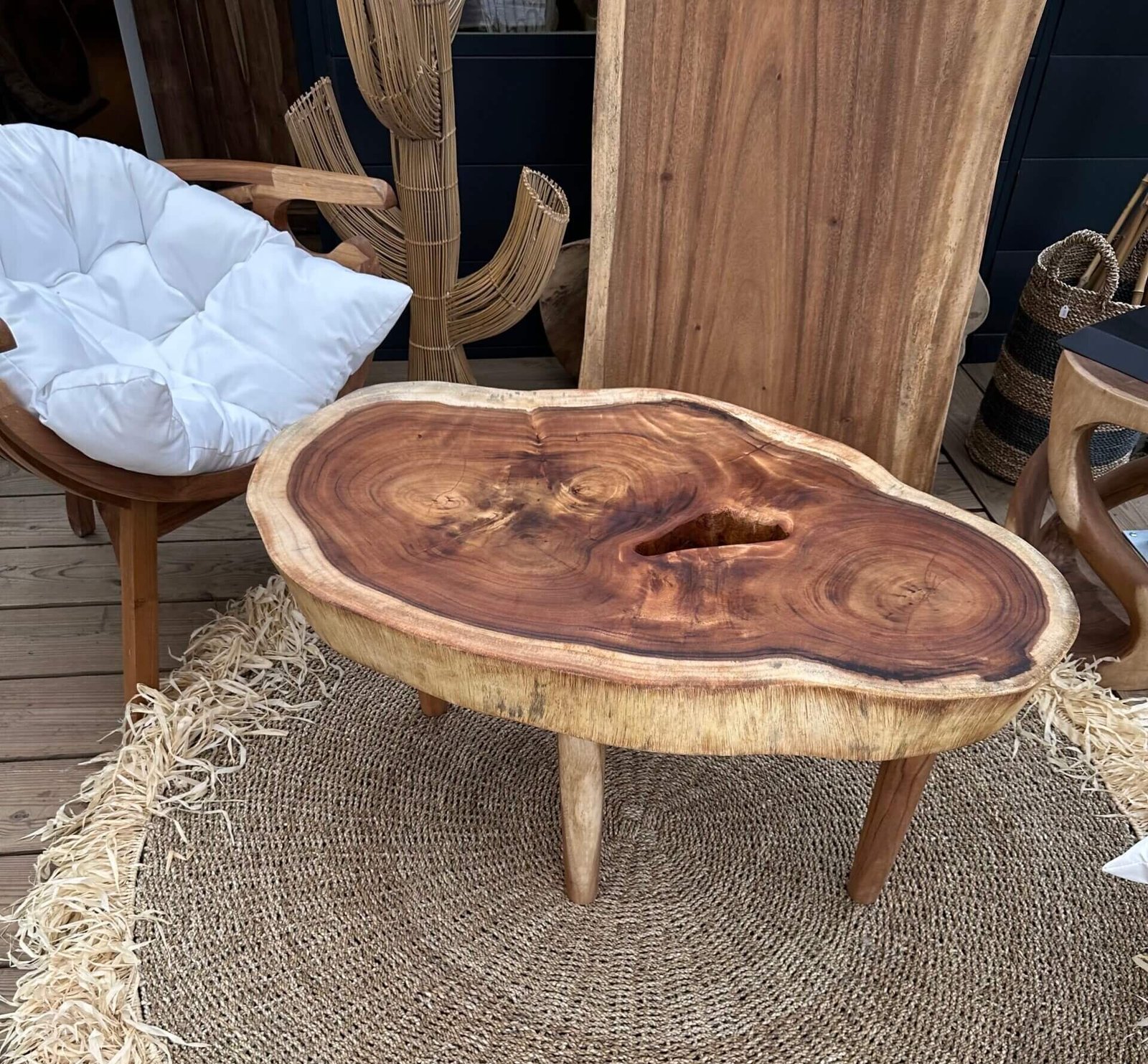 Table basse en bois de suar
