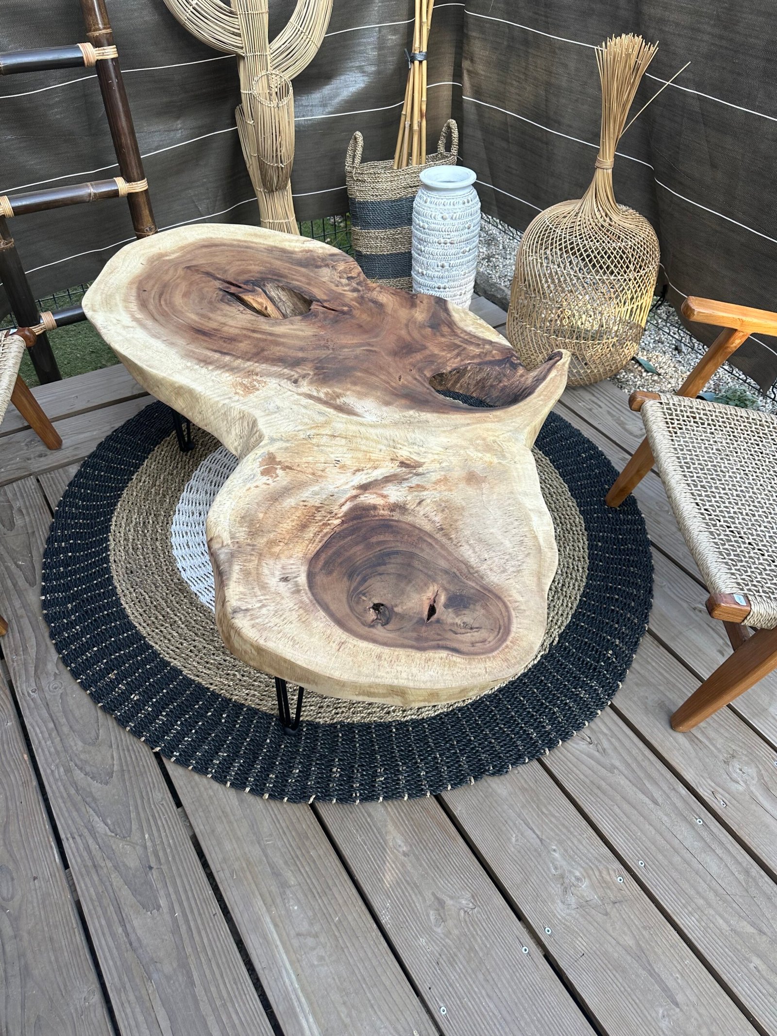 table basse en bois de suar de Bali