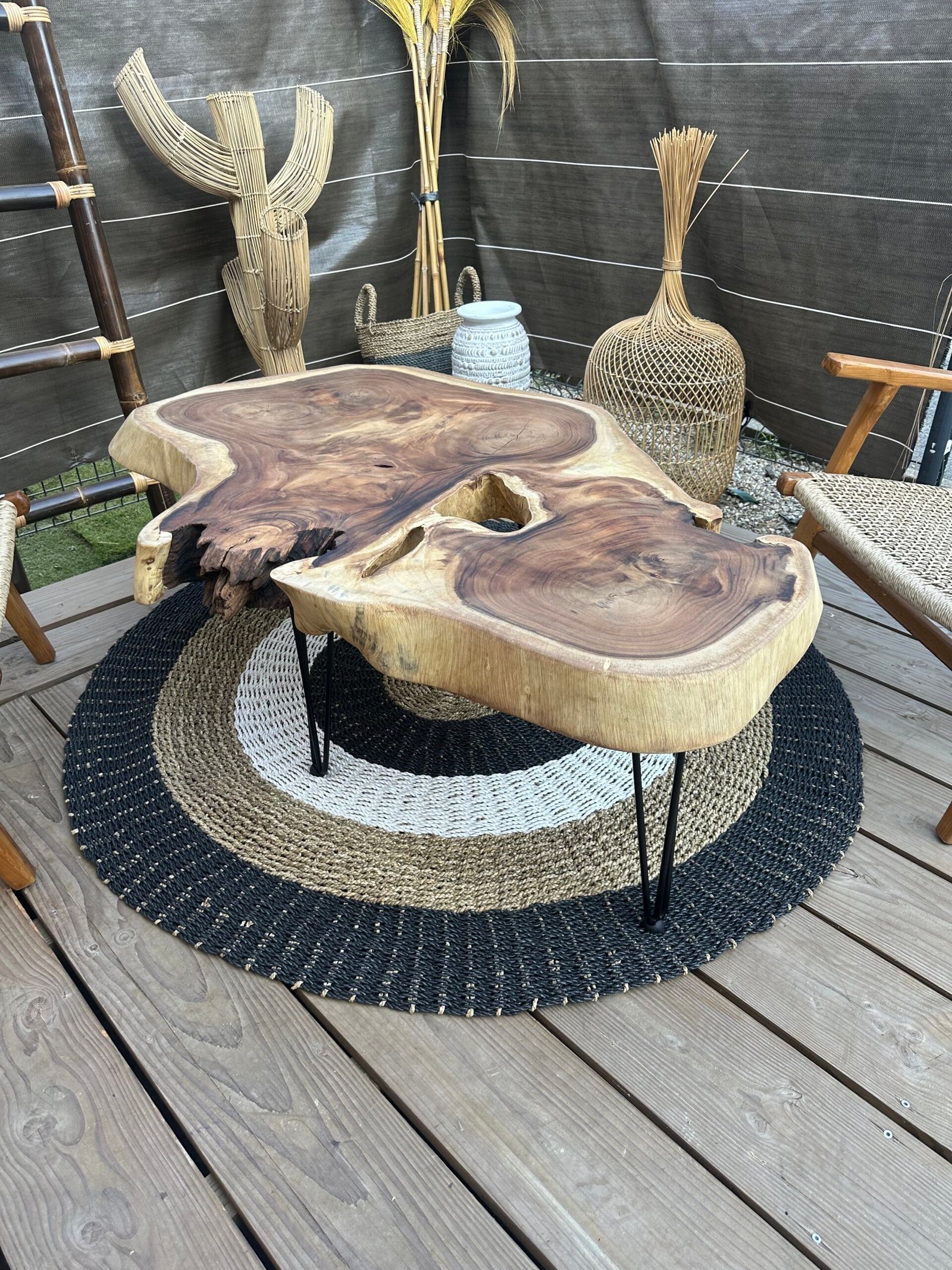table basse en bois de suar de Bali